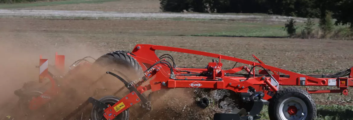 OPTIMER + 7503 equipped with 510 mm large notched discs for an optimal chopping up of crop residues