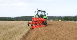 Anbaupflug MASTER 103 für einen zuverlässigen Pflugeinsatz unter allen Bedingungen.