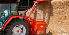 Die Silageentnahme- und Verteilmaschine POLYCROK beim Einsatz