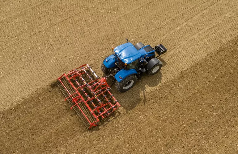 KUHNaktuell. Boden und Aussaat Stoppel- und Saatbettgrubber Prolander
