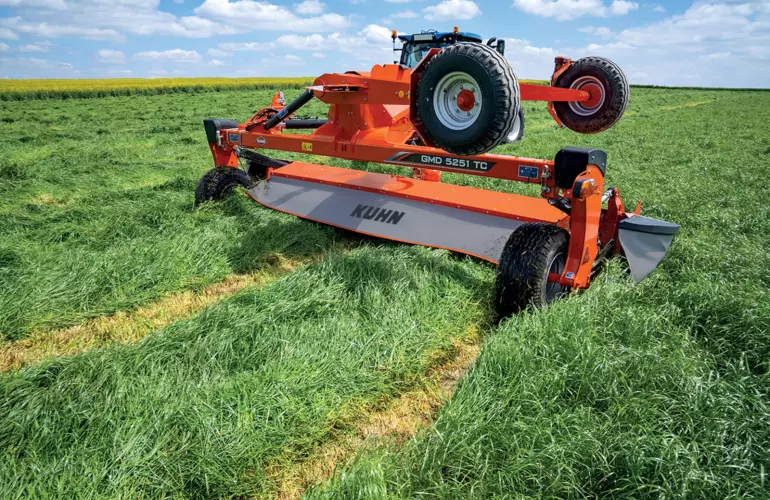 Das Mähwerk GMD 5251 TC von KUHN im Arbeitseinsatz