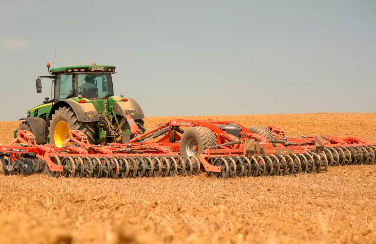 KUHNaktuell. Boden und Aussaat Kurzscheibenegge Optimer L