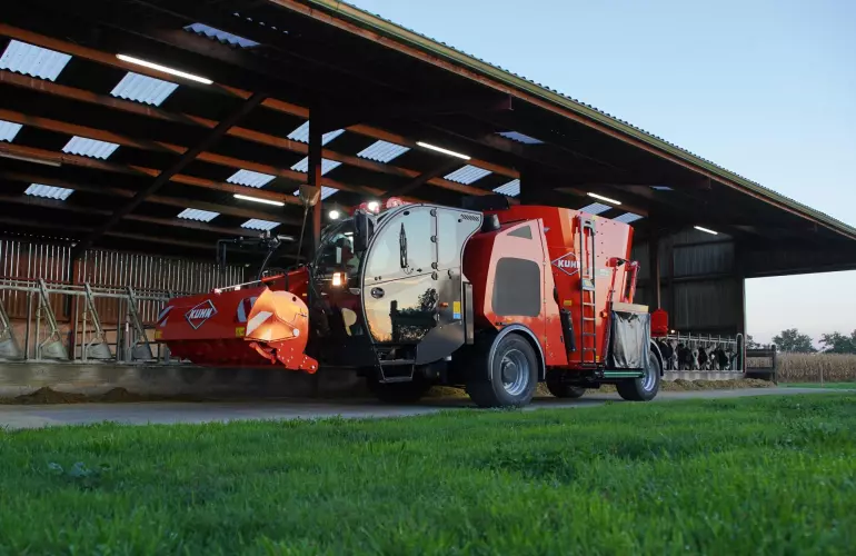 Mischt taeglich mit Bild Selbstfahrer