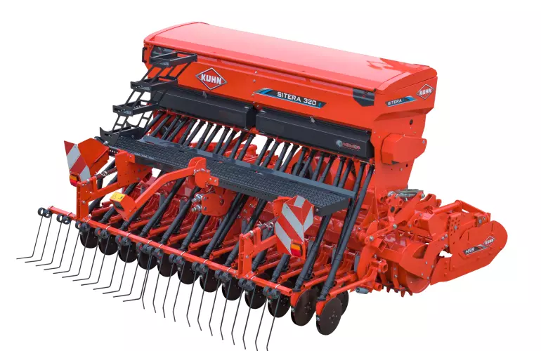 Ein Bild der SITERA 320D e - einer Aufbaudrillmaschine mit elektrischem Antrieb - vor einem weißen Hintergrund.