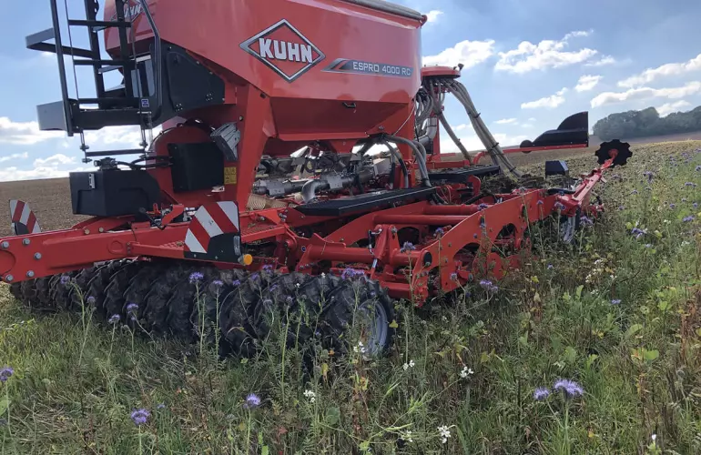 minimum tillage air seed drill ESPRO working in a field