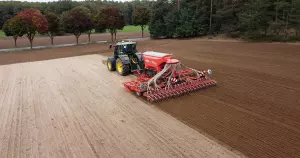Ein Foto der ESPRO 6000 R - der Universaldrillmaschine von KUHN