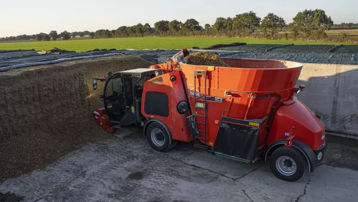 Photo illustrant une mélangeuse automotrice KUHN SPV Power