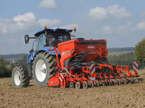 Ein Bild der VENTA 3030 - einer pneumatischen Aufbaudrillmaschine von KUHN.