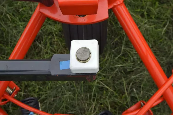 Die Leitbleche der HAYBOB 300 und 360 haben zwei Höheneinstellungen.