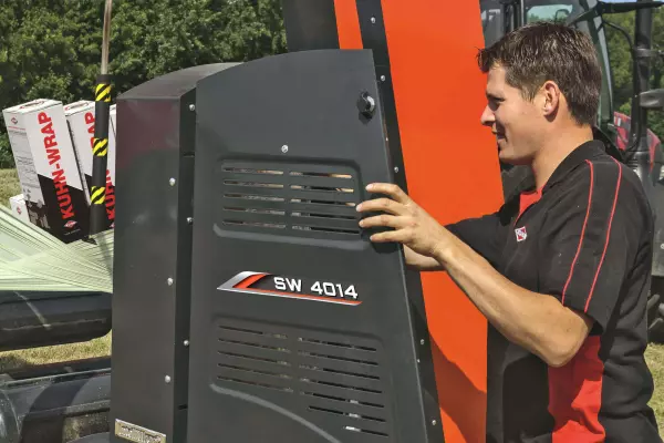 Die großen Seitenklappen des SW 4014 sorgen bei Wartungsarbeiten für sehr gute Zugänglichkeit.