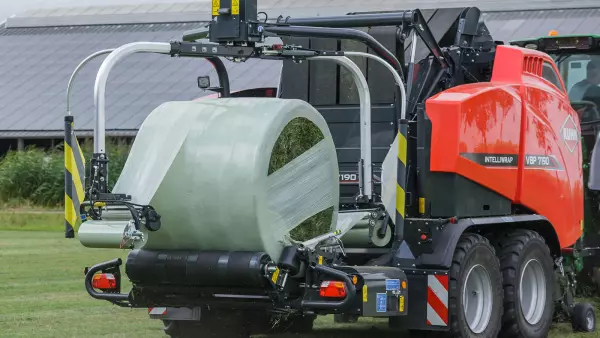 Die Zylinderform sorgt dafür, dass mehr Luft aus dem Ballen gedrückt wird und der Ballen formstabil bleibt.