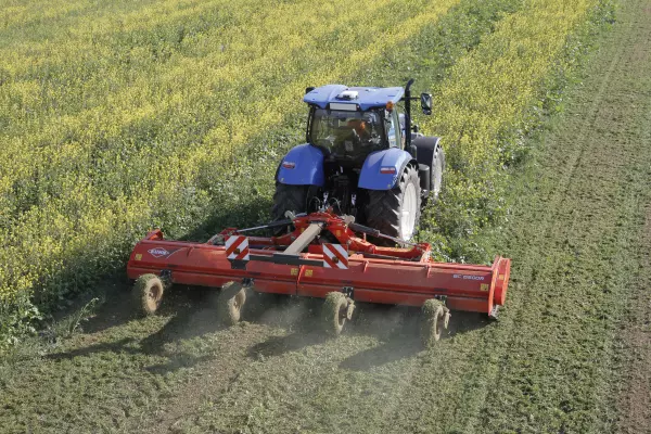 Das Mulchgerät BC 6500 R ist für das Mulchen von Ernterückständen gedacht. Es ist extrem zuverlässig und robust aufgebaut und erbringt höchste Flächenleistungen.