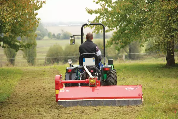 Gleichmäßige Ablage der Pflanzenreste mit den Mulchgeräten BE 10