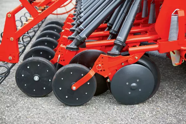 Doppelscheiben an der mechanischen Aufbaudrillmaschine COMBILINER INTEGRA