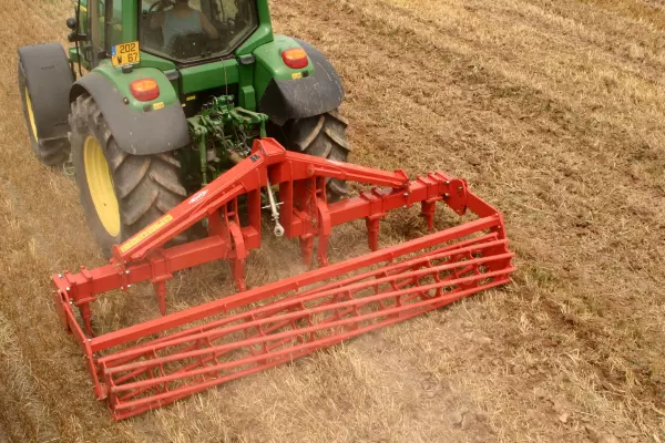 Ansicht der Anbauvorrichtung des Vorlockerers von hinten