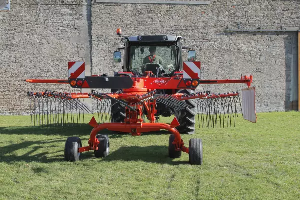 GA 1031 T in der Position Schwad Überqueren