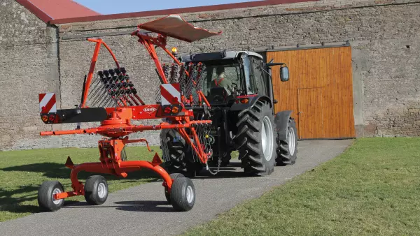 GA 4731 T an einem Traktor angebaut