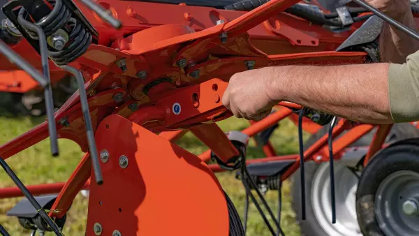 Die kleinen Kreisel des Zettwenders GF 13003 T bieten viele Vorteile.