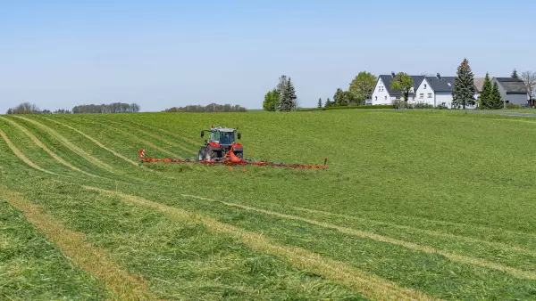 Der Giroheuer GF 13003 passt sich perfekt allen Bodenunebenheiten an.