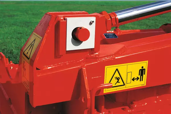 Kreiselegge starr geführt oder in Schwimmstellung mit dem Gelenk-Hauptrahmen