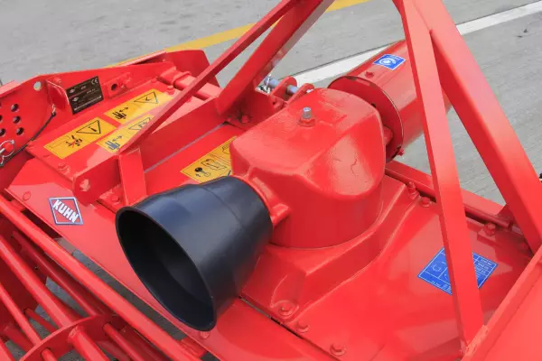 Robustes Getriebegehäuse aus Sphäroguss bei den Kreiseleggen HRB 152