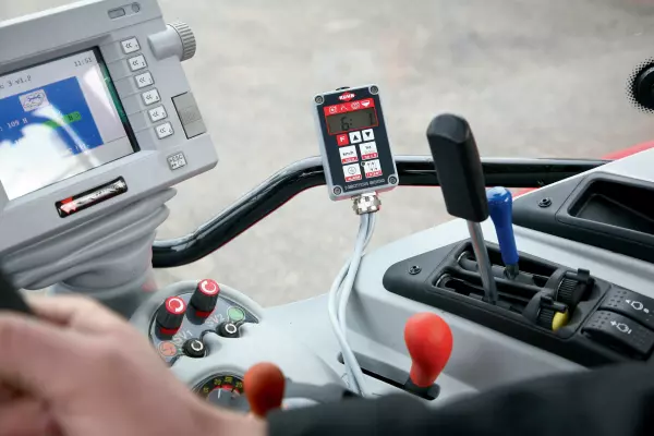 Abdrehprobe und Restmengenentleerung an der mechanischen Aufbaudrillmaschine COMBILINER INTEGRA.