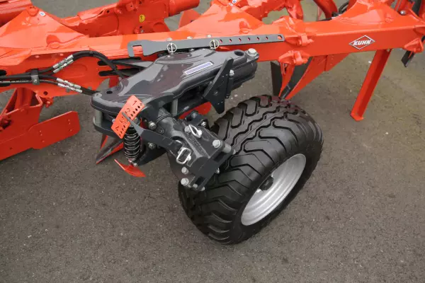 Das seitliche Stützrad des MASTER L ist dicht am Rahmen angebaut und hat dadurch einen geringen Überstand.