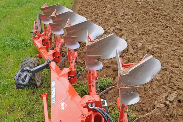 Die Anzeige für die stufenlose Schnittbreitenverstellung ist beim VARI-MASTER 123 von der Kabine aus einsehbar.