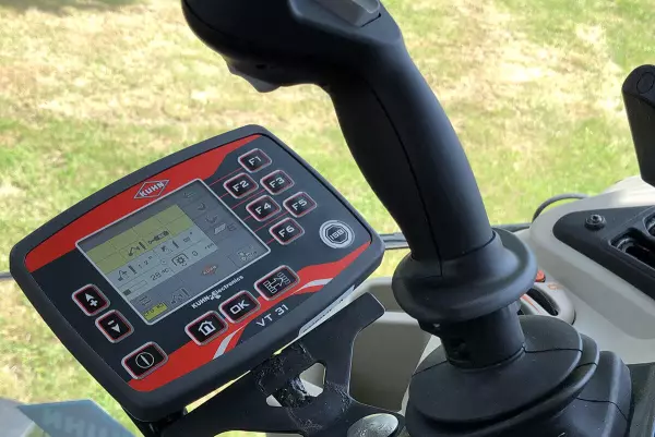 Terminal VT 31 mit Farb-Touchscreen für die KUHN-Böschungsmäher PRO-LONGER GII