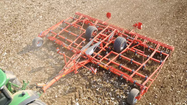 Mit seinem geringen Leistungsbedarf passt der PROLANDER zu jedem landwirtschaftlichen Betrieb.