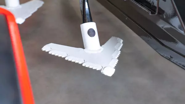 Zoom auf die Schare des Hackgeräts ROWLINER