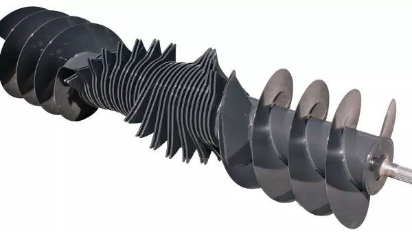 Der OMNICUT-Rotor mit 15 Messern (OC 15) schneidet das Pressgut auf 45 mm Länge.