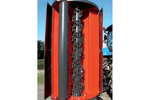 Randstreifenmäher SPRING-LONGER Serie 80 serienmäßig mit XTREM-Stützwalze