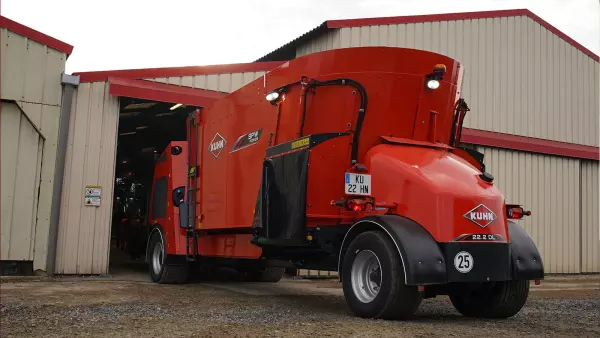 L'essieu arrière des SPW Power étroit réduit les angles de braquage