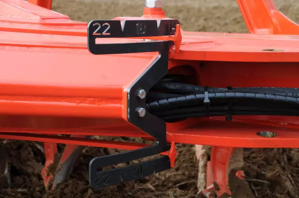 Die Anzeige der Schnittbreite ist von der Fahrposition aus sichtbar