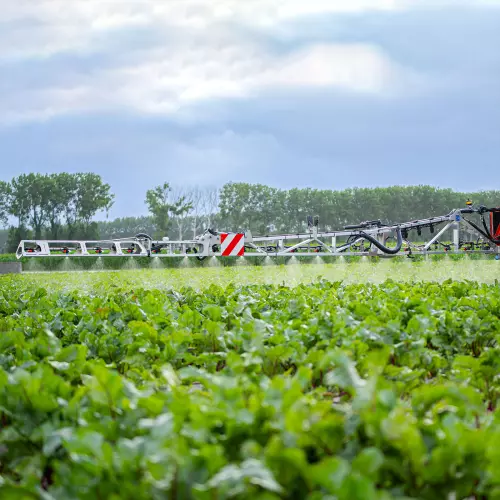 Spritze DELTIS 2 mit einem 21 Meter MTA3-Gestänge