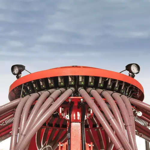 Arbeitsscheinwerfer an der ESPRO-Drillmaschine