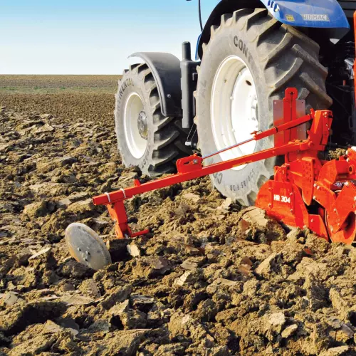 Seitliche Spuranreißer mit Befestigung an der Kreiselegge der mechanischen Aufbaudrilmaschine COMBILINER INTEGRA