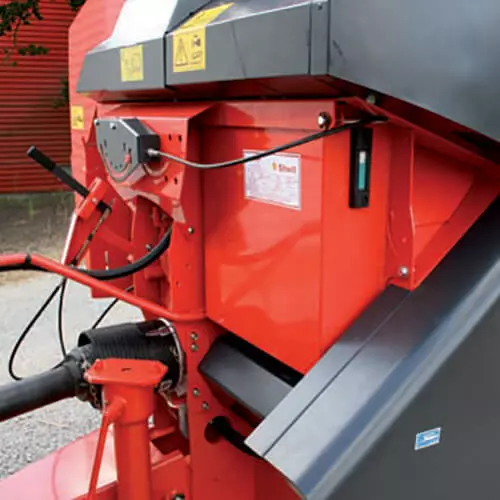 Bordhydraulik an der Maschine für Traktoren mit geringer Ölförderleistung