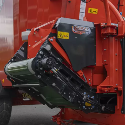 Das FLEXILIFT-Band verteilt hoch und bleibt dabei innerhalb des Maschinenumfangs.