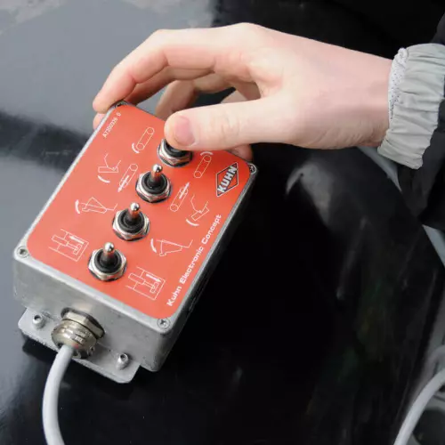 KUHN-Futtermischwagen: Bedienung per Fingertipp