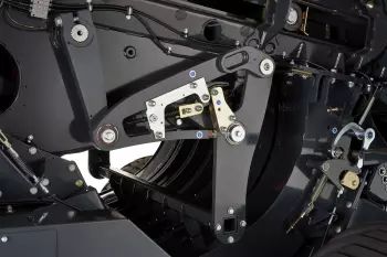 Das Vorkammersystem produziert einheitliche Ballenpakete und bildet die Grundlage für massige, kantige Ballen.