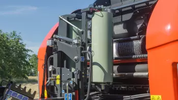 Zwei standardmäßige 750 mm Folienrollen beim Wickeln