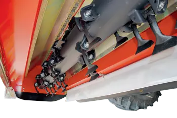 Feine Häckselung und gleichmäßige Verteilung der Ernterückstände mit den Mulchgeräten BC 1000