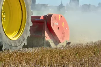 Die Mulchgeräte BC 1000 für den Ackerbau sind für Wartungsarbeiten leicht zugänglich.