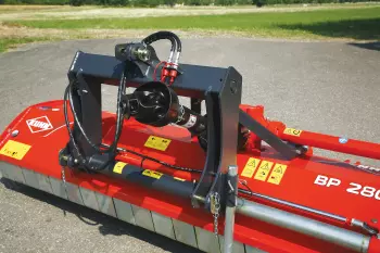 Der Anbaurahmen ist sehr robust, um eine sehr lange Lebensdauer des Mulchgeräts zu gewährleisten.