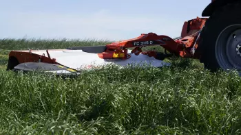 Die NON-STOP-Anfahrsicherung wurde entwickelt, um Ihren Mähaufbereiter FC 3115 zu schützen, wenn er auf ein Hindernis trifft.
