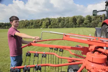 GA 6501 P: Einstellung der Schwadbreite mittels Handkurbel