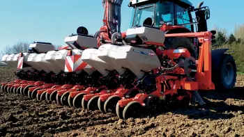 A KOSMA vetőgépeket a nagyobb pontosság és az alacsonyabb beruházási költségszint jellemzi