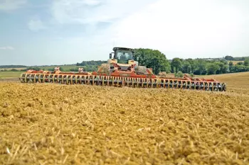 Die Innovation STEADY CONTROL sorgt für eine absolut gleichmäßige Stoppelbearbeitung.